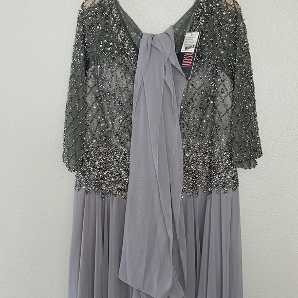 Elegant Gray Maxi Dress - Picture 8 of 16